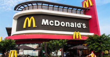 McDonald’s Steve Easterbrook Buckles Down to Work by Testing Breakfast, Wage Hikes